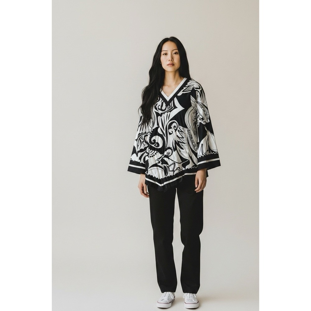 Ashley Stewart 14/16 Black White Abstract V-Neck Bell Sleeve Top